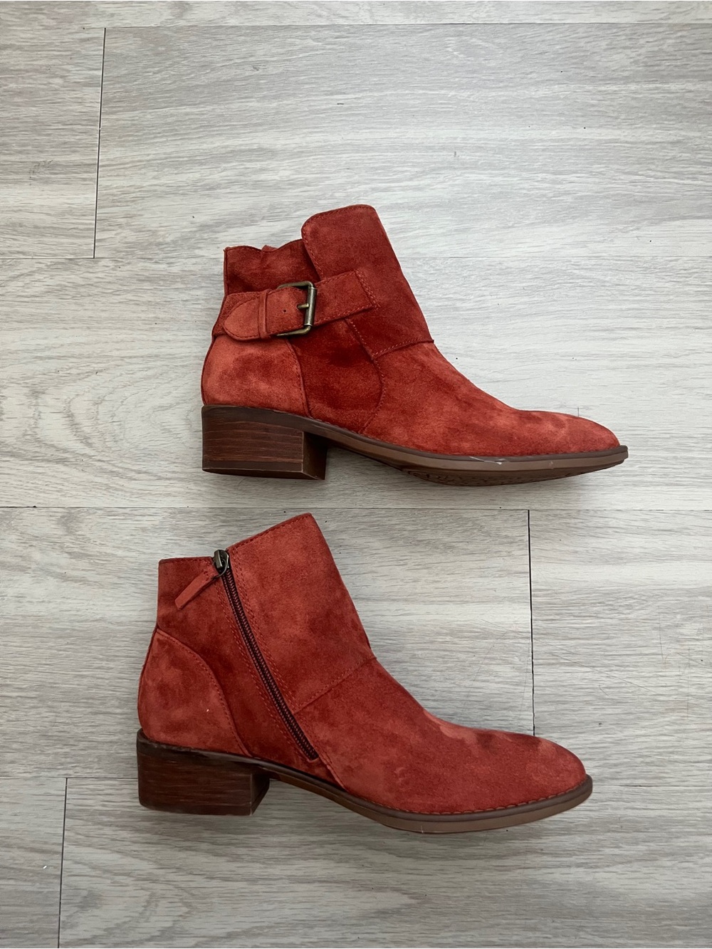 Comfortiva Rust Red Leather Suede Ankle Boots Buckle Booties Size 8M - Picture 3 of 11
